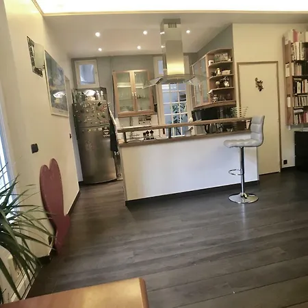 Cosy Rare 2 Bedroom Around A Private Garden Apartment Neuilly-sur-Seine